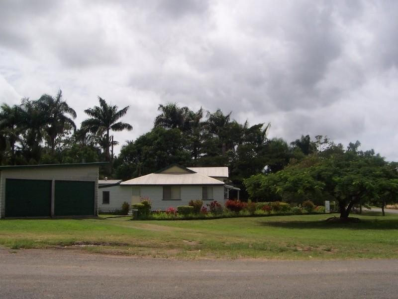 64 Range Road, Sarina QLD 4737