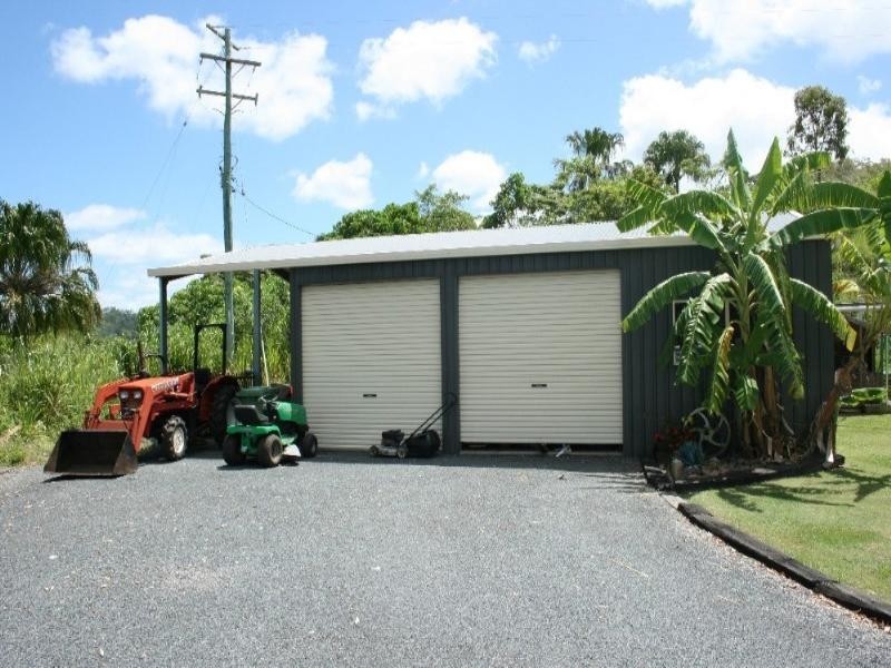 7 Websters Road, Sarina QLD 4737