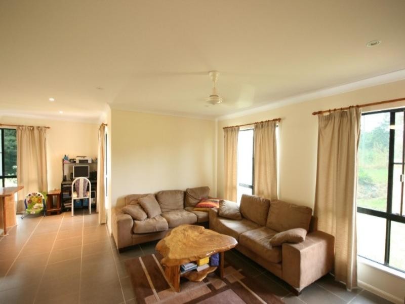 44 Lawries Road, Sarina QLD 4737