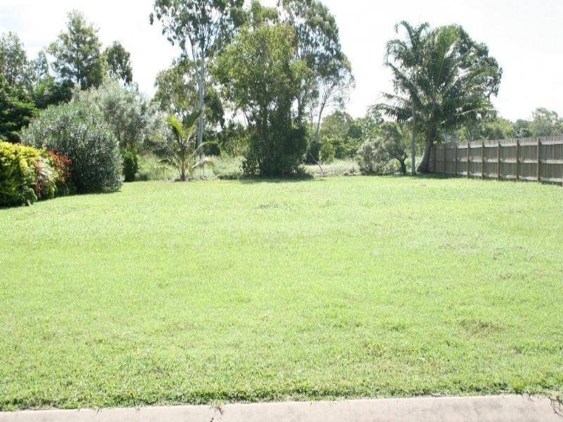 8 Rasmussen, Armstrong Beach QLD 4737