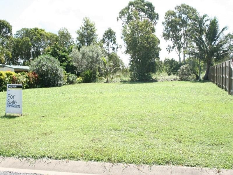 8 Rasmussen, Sarina QLD 4737