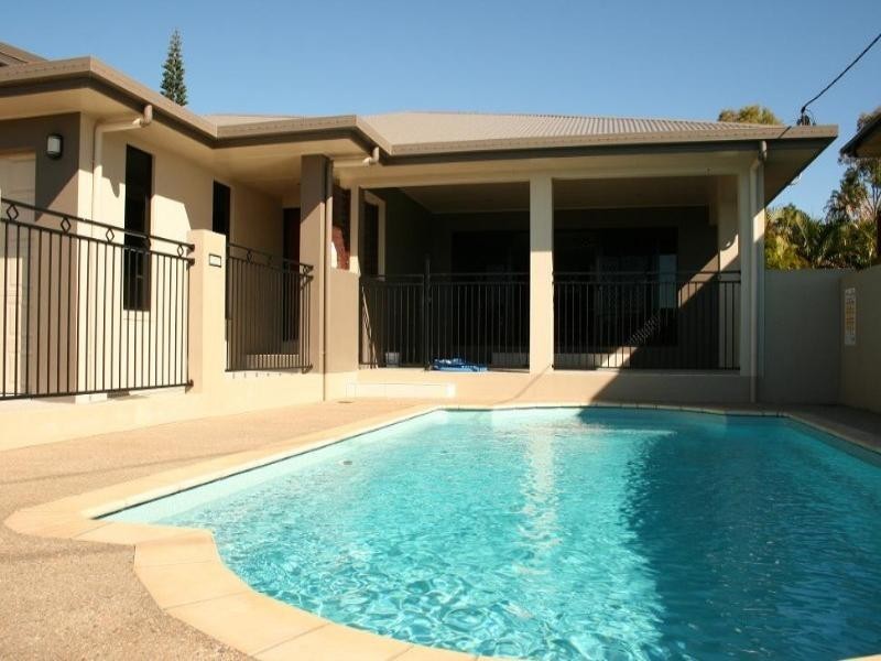 33 Brooksfield Drive, Sarina QLD 4737