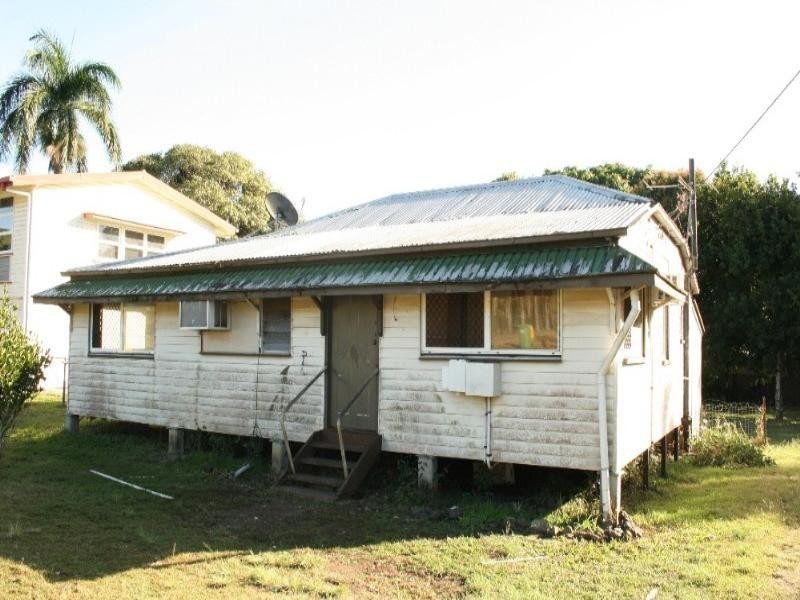 14 Atherton Street, Sarina QLD 4737