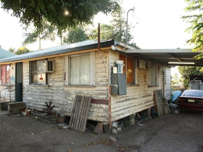 4 Heron Street, Sarina QLD 4737