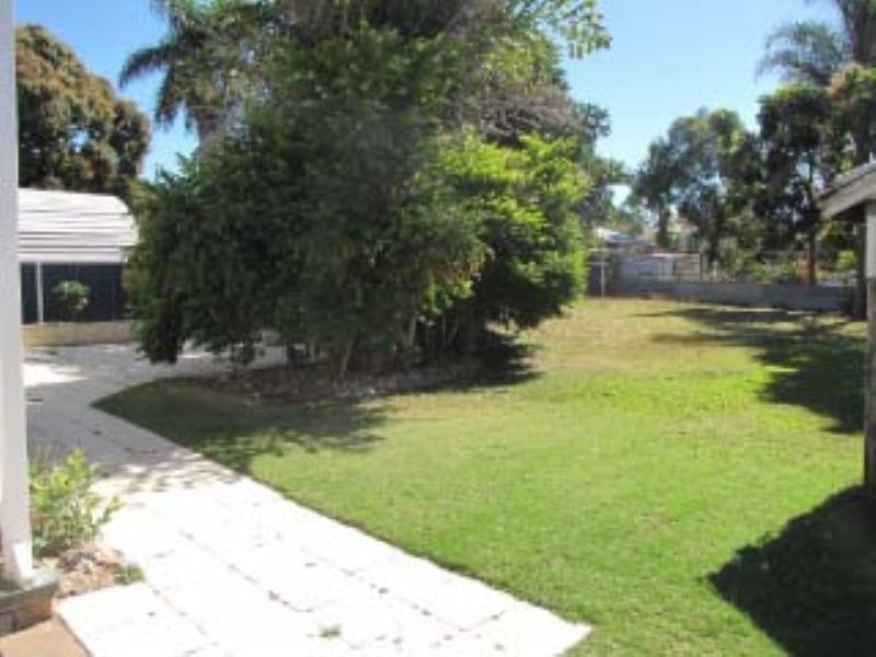 16 Leslie Street, Sarina QLD 4737