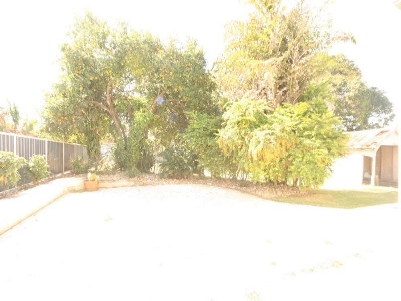 16 Leslie Street, Sarina QLD 4737