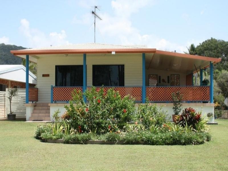 4 The Esplanade, Sarina QLD 4737