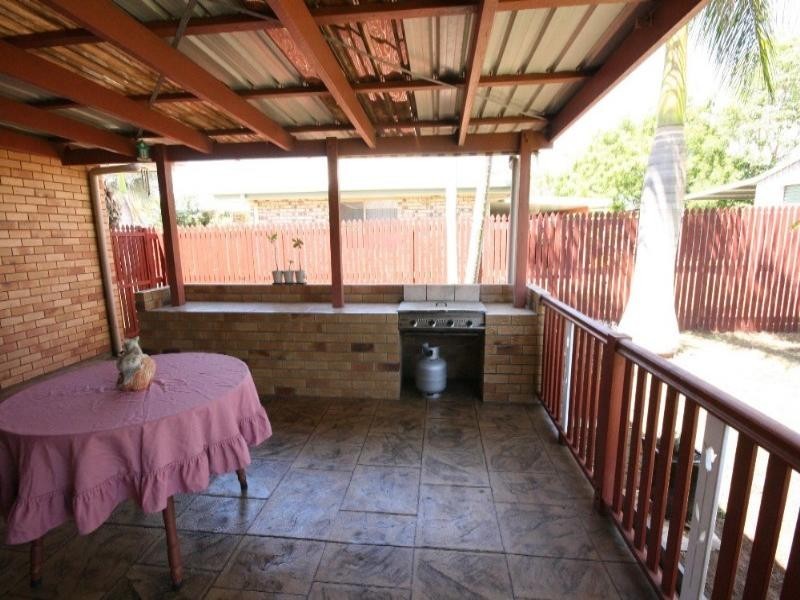 2 Rankin Court, Armstrong Beach QLD 4737