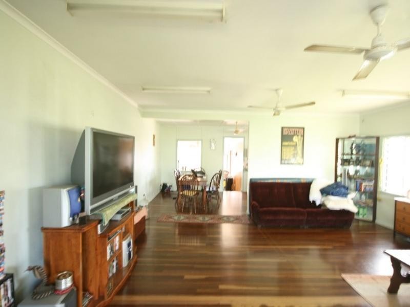 477 dunrock, Sarina QLD 4737