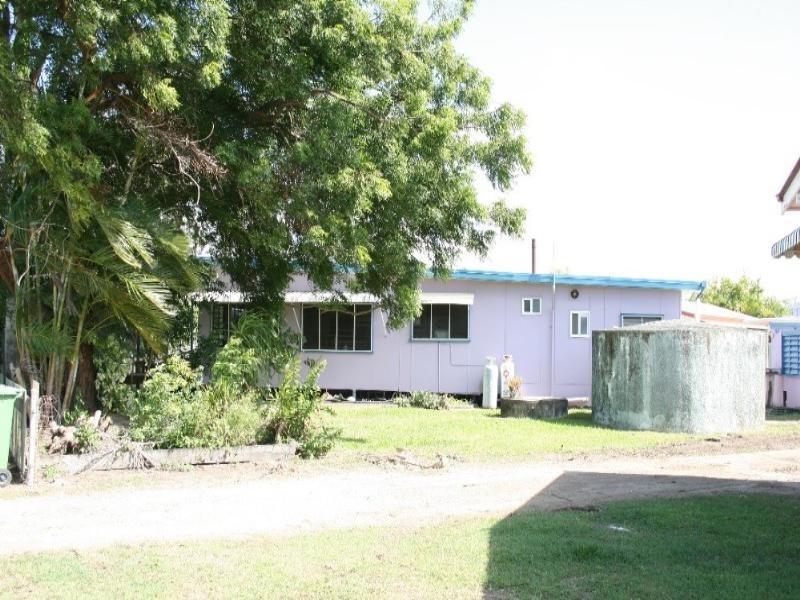 477 dunrock, Sarina QLD 4737