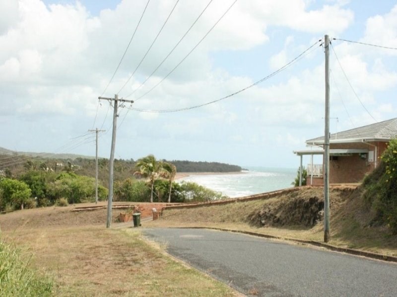 5 Captain Blackwood Drive, Sarina Beach QLD 4737