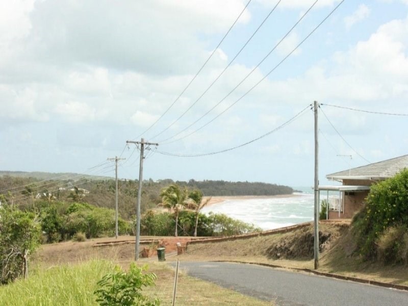 7 Captain Blackwood Drive, Sarina Beach QLD 4737