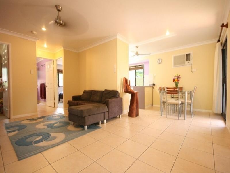 1/5 East Street, Sarina QLD 4737