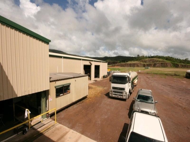 90365 Bruce Highway, Sarina QLD 4737