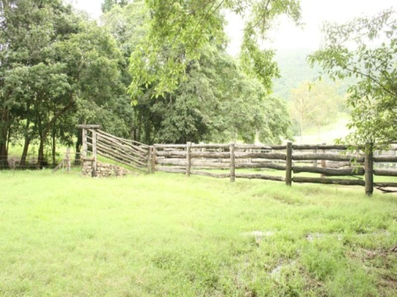 673 Middle Creek Road, Sarina QLD 4737