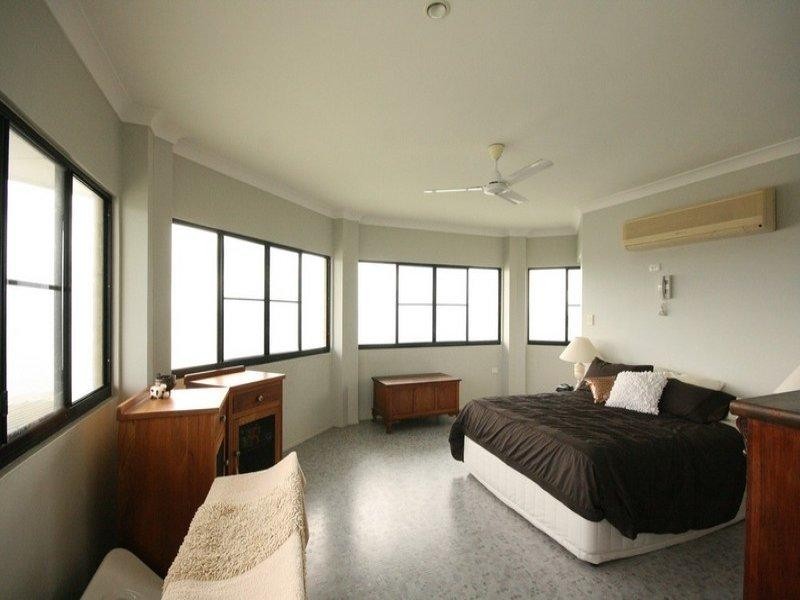 14 Captain Blackwood Drive, Sarina QLD 4737