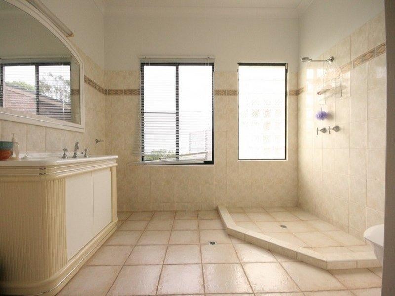 14 Captain Blackwood Drive, Sarina QLD 4737