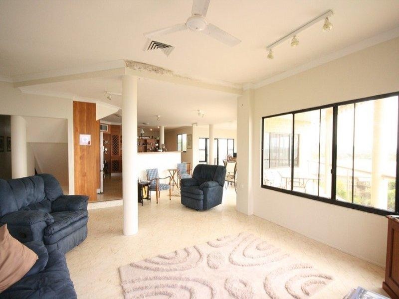 14 Captain Blackwood Drive, Sarina QLD 4737