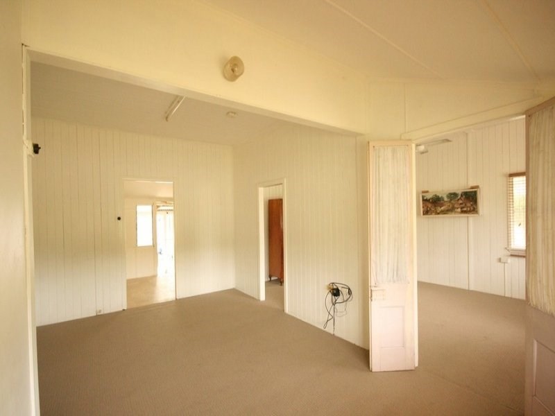 64 Range Road, Sarina QLD 4737