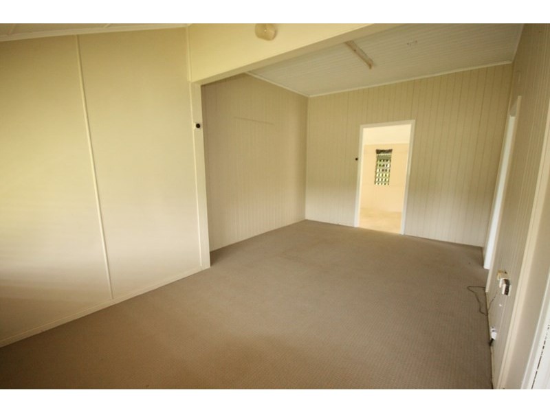 64 Range Road, Sarina QLD 4737