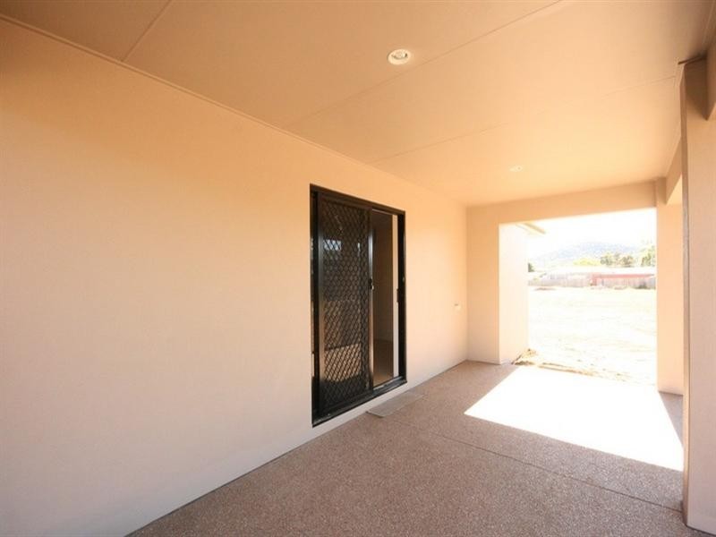 18 Pacific Avenue, Sarina QLD 4737