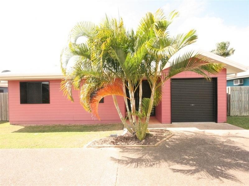 2/5 East Street, Sarina QLD 4737