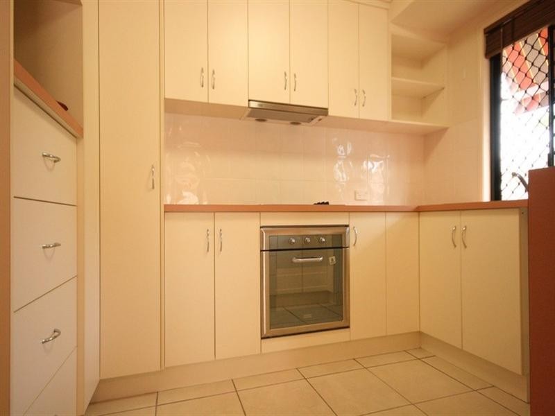 2/5 East Street, Sarina QLD 4737