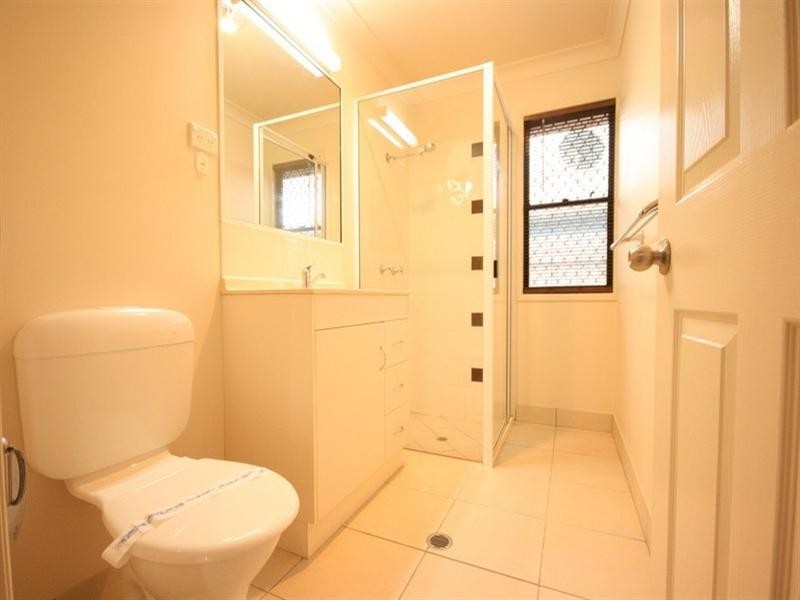 2/5 East Street, Sarina QLD 4737