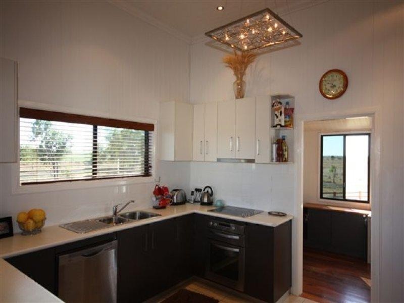 90 Montrose Road, Capella QLD 4723