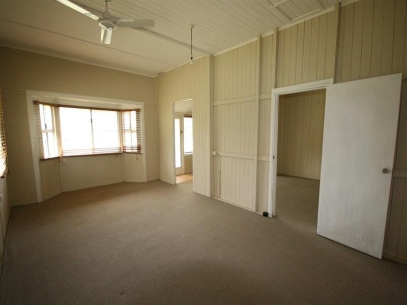 64 Range Road, Sarina QLD 4737