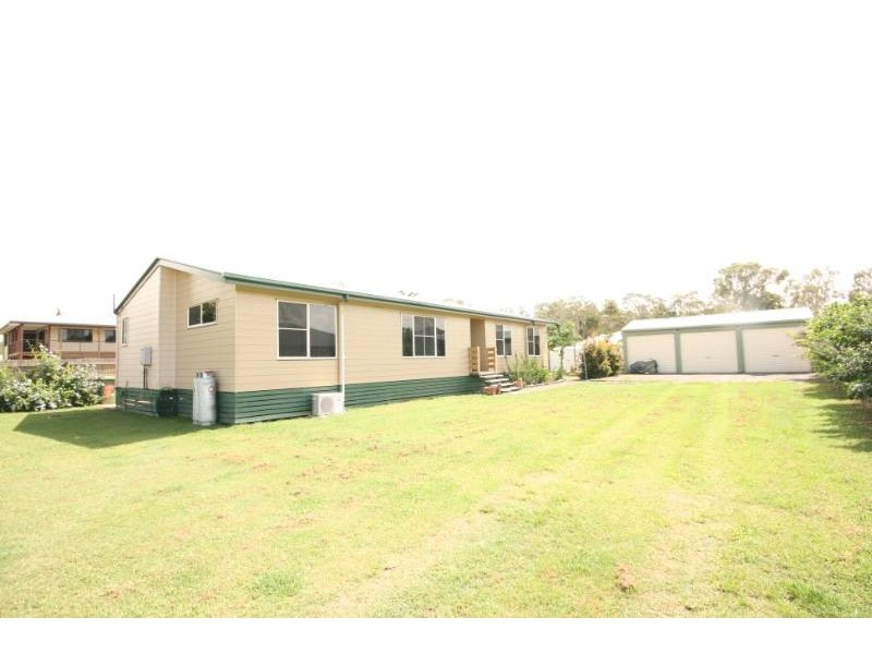 31 Deguara Avenue, Armstrong Beach QLD 4737