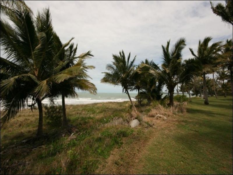 52 Owen Jenkins Drive, Sarina Beach QLD 4737