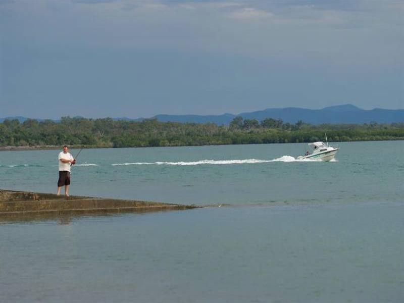 52 Owen Jenkins Drive, Sarina Beach QLD 4737