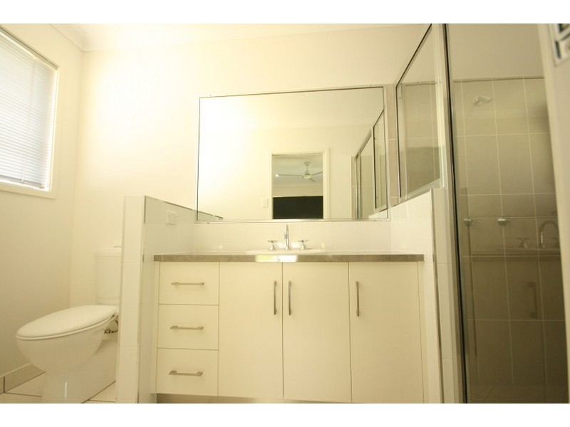 73 West, Sarina QLD 4737