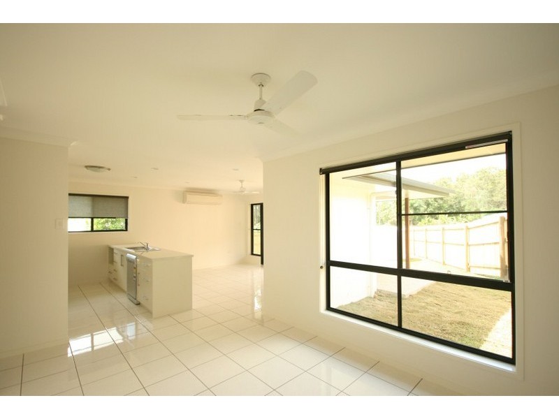 73 West, Sarina QLD 4737