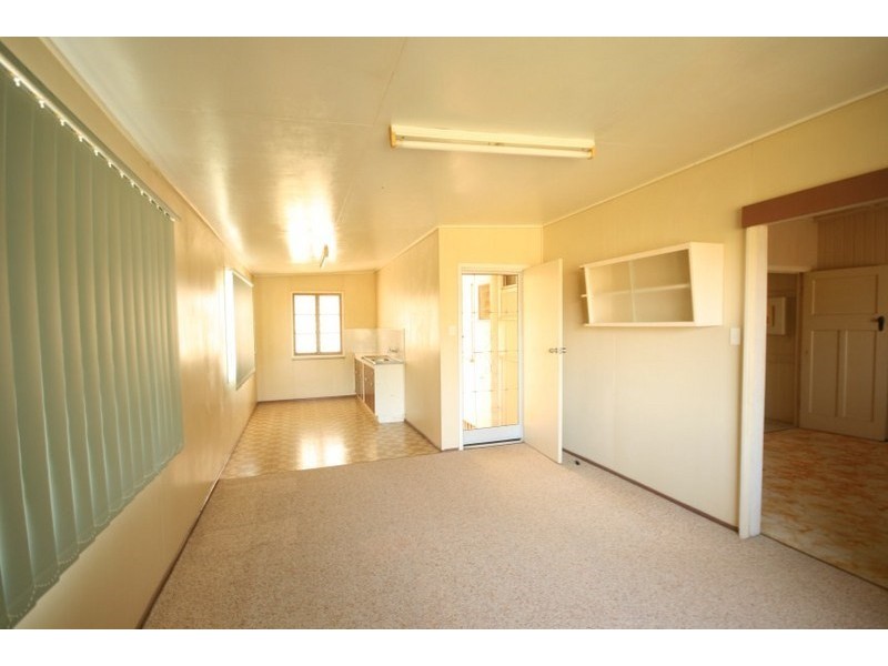 13 Brooks, Sarina QLD 4737