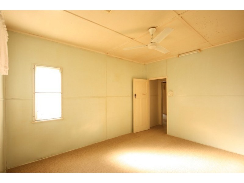 13 Brooks, Sarina QLD 4737