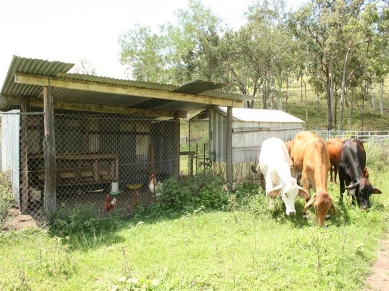 727 Range Road, Sarina QLD 4737