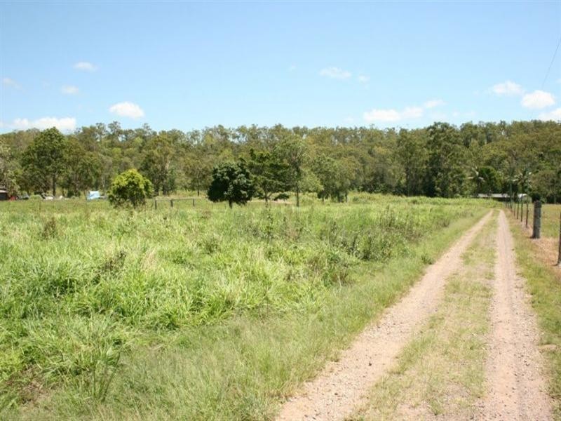 727 Range Road, Sarina QLD 4737