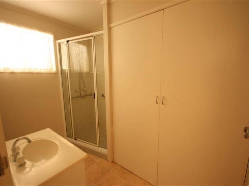 9 Ware, Sarina QLD 4737