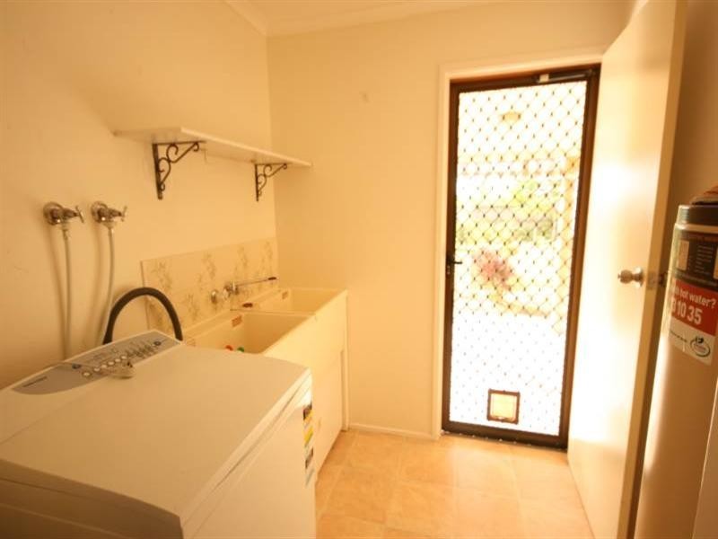 9 Ware, Sarina QLD 4737