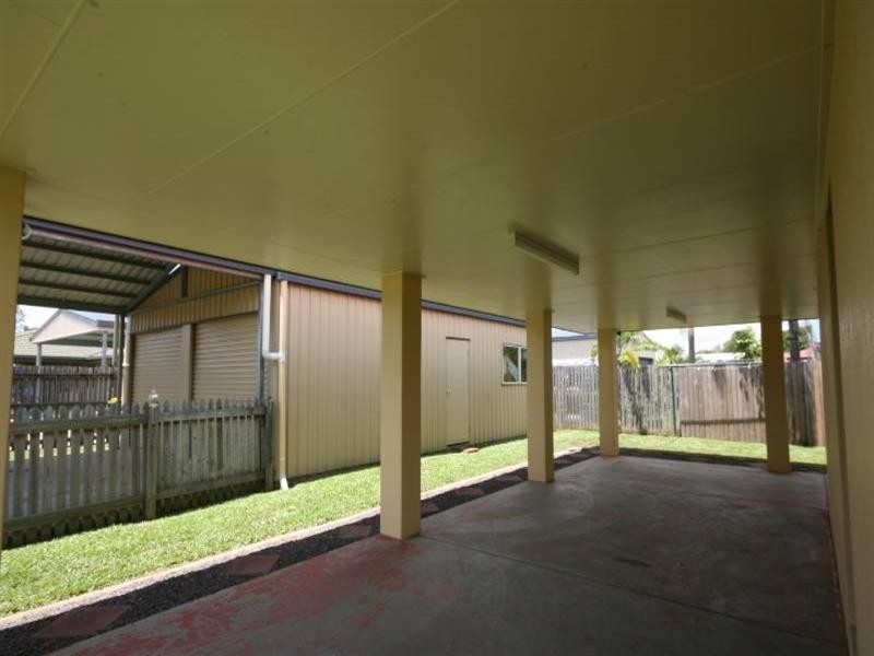 1 Brownsey, Sarina QLD 4737