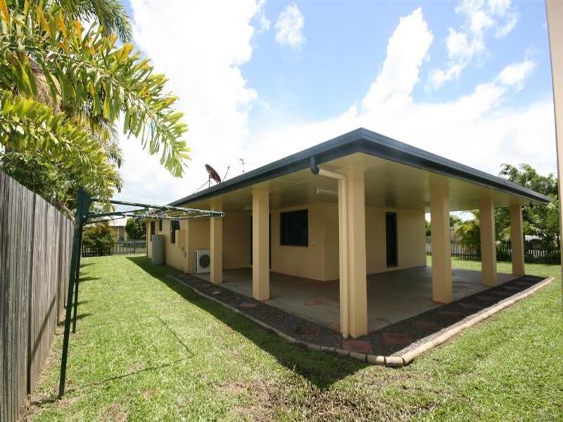 1 Brownsey, Sarina QLD 4737