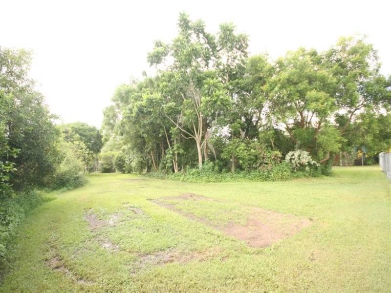 54 Crescent, Armstrong Beach QLD 4737