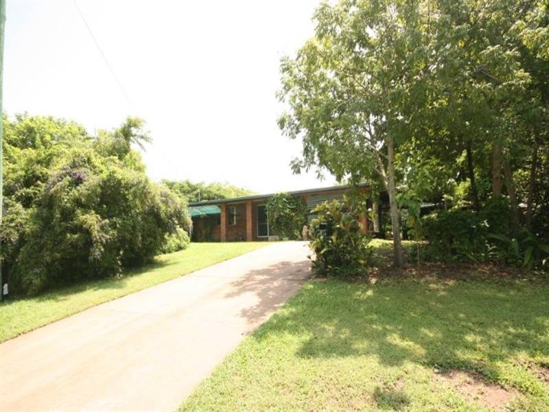 54 Crescent, Armstrong Beach QLD 4737