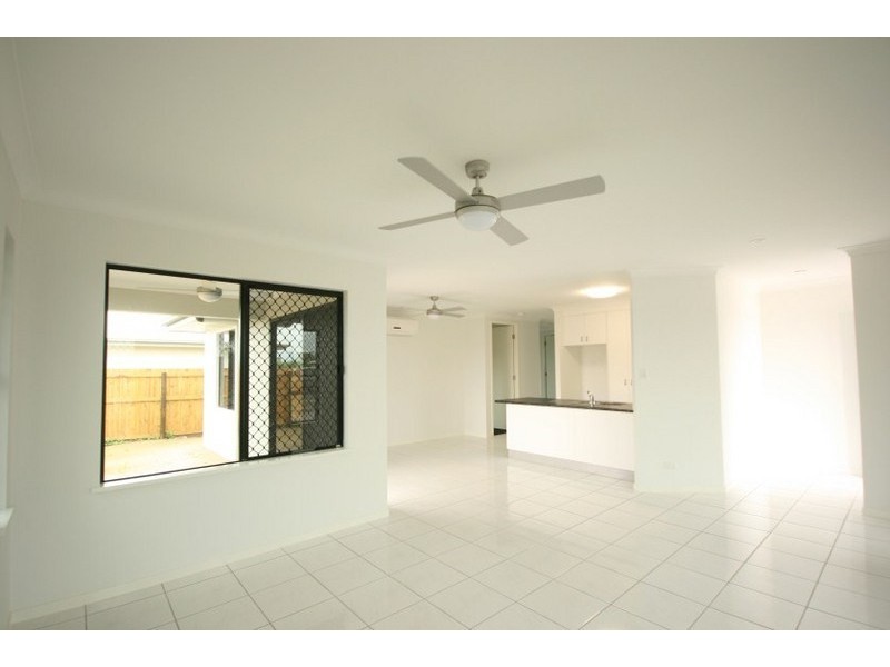 2 Ocean Court, Sarina QLD 4737