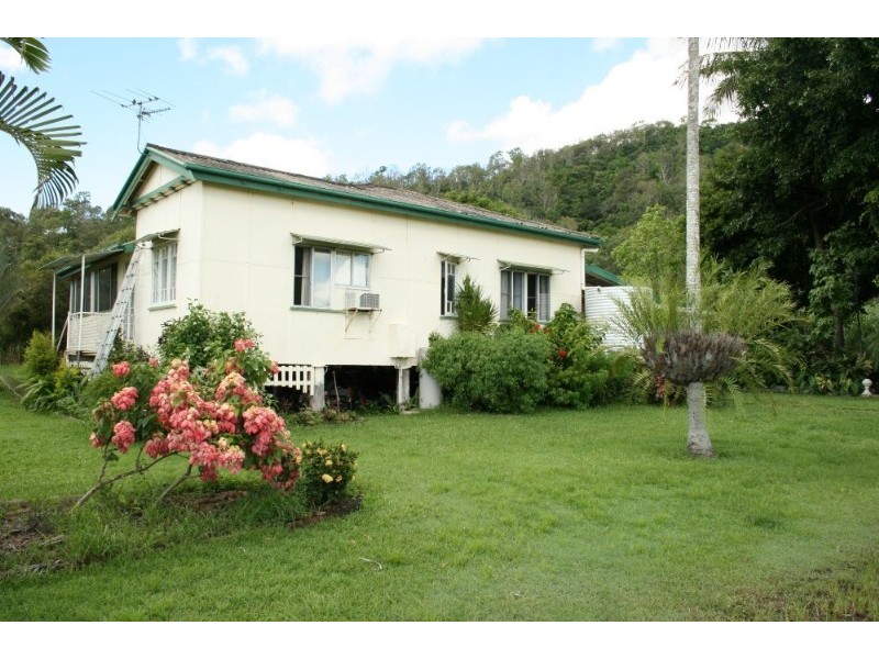 100 Whitaker Road, Sarina QLD 4737