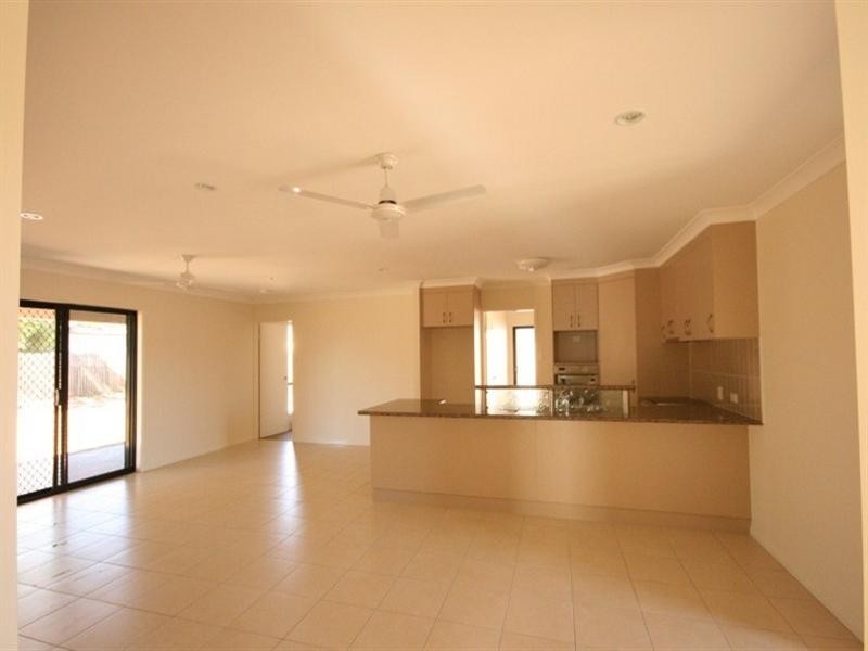 18 Pacific, Sarina QLD 4737