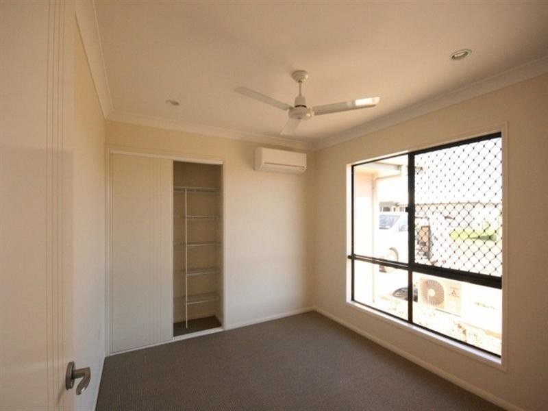 18 Pacific, Sarina QLD 4737