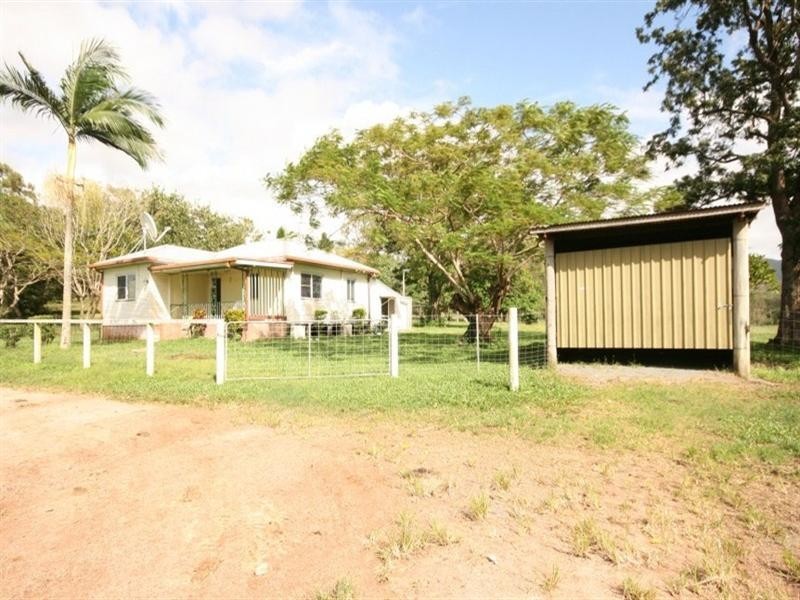 89808 Bruce Highway, Sarina QLD 4737